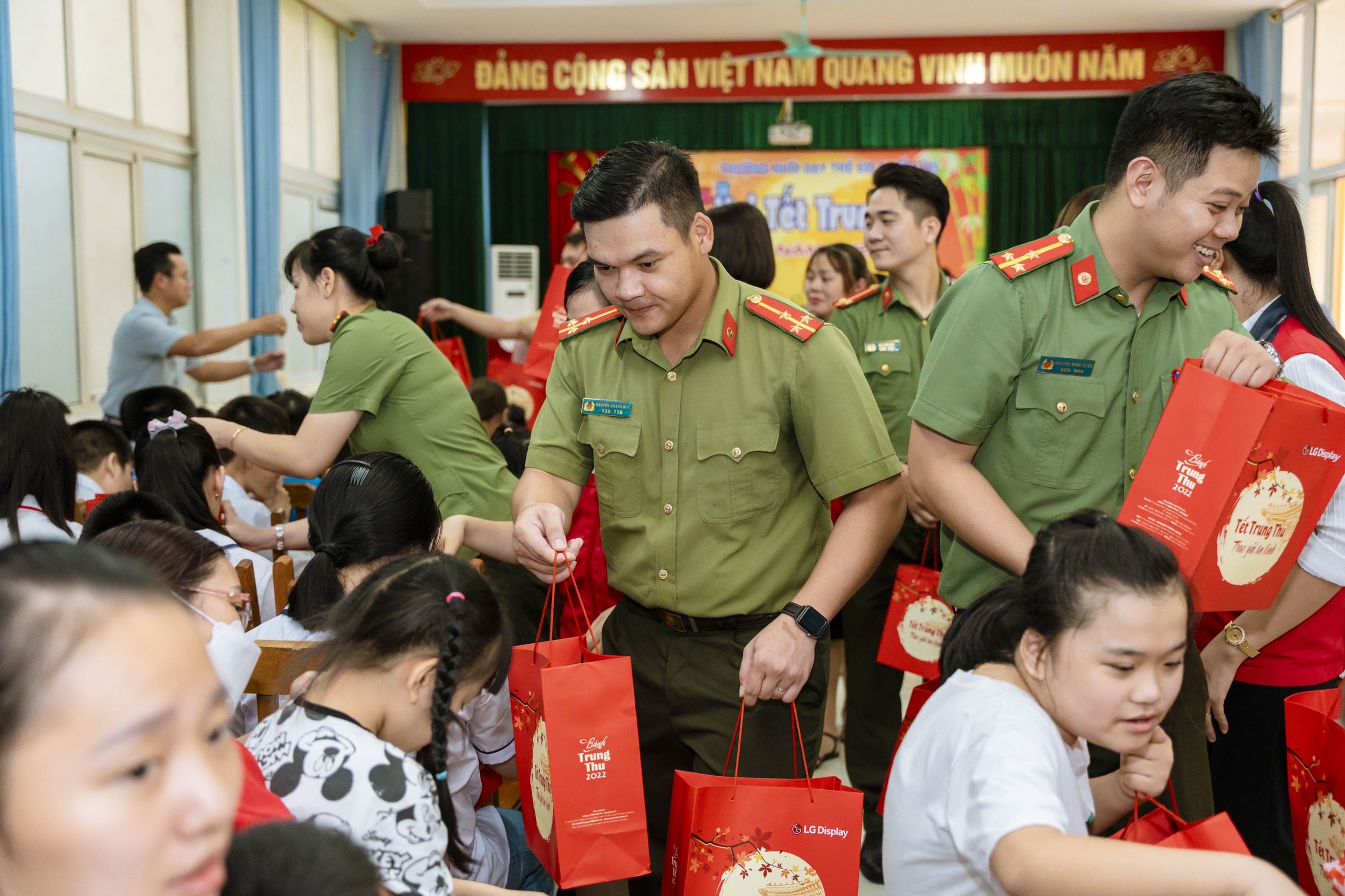 Khối An ninh nhân dân: Tích cực đẩy mạnh phong trào xã hội - tình nguyện